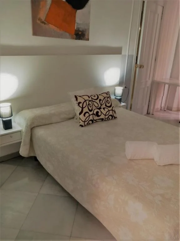 Habitación Doble Económica — SevillaDream