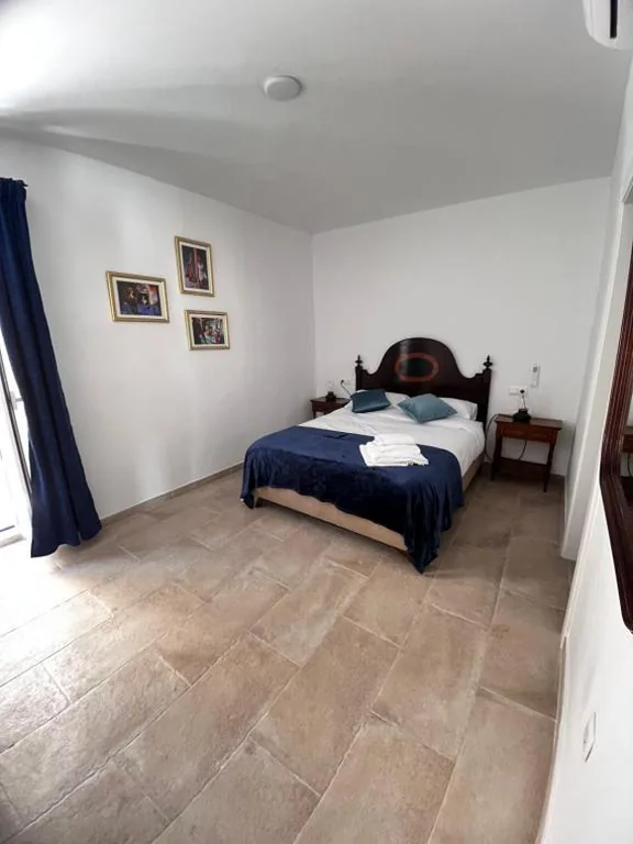 Habitación Doble con balcón — Shanti’s Andalusian Rooms