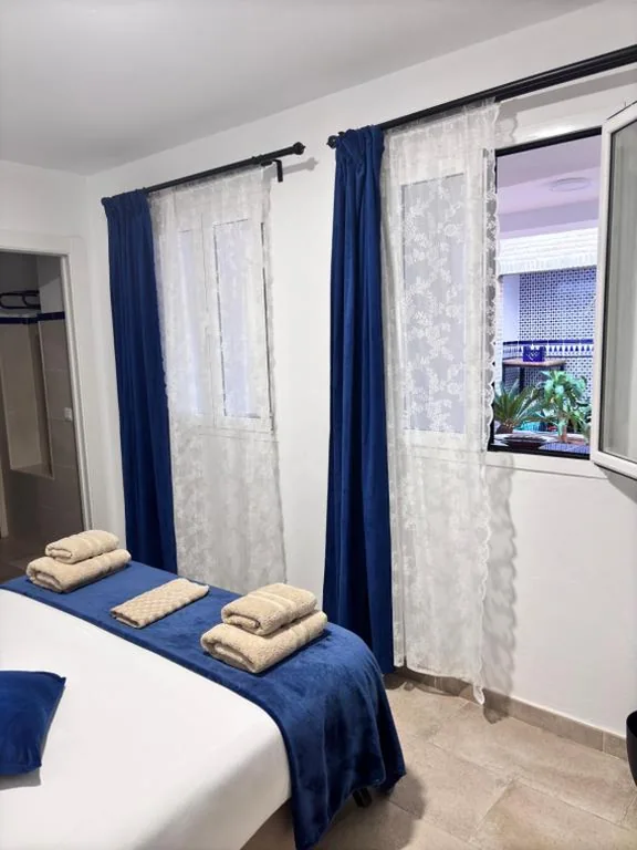 Habitación Doble con baño privado — Shanti’s Andalusian Rooms