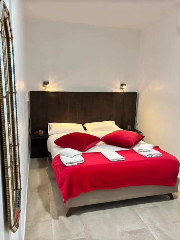 Habitación Doble con baño privado — Shanti’s Andalusian Rooms