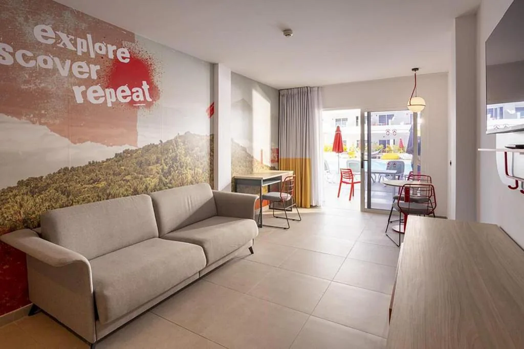 Suite The Loop con vista sulla piscina — Sholeo Lodges Los Gigantes