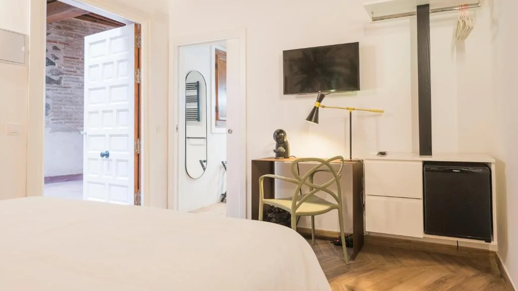 Barrierefreies Doppelzimmer für Personen mit eingeschränkter Mobilität — Siete LLaves by Toledo AP