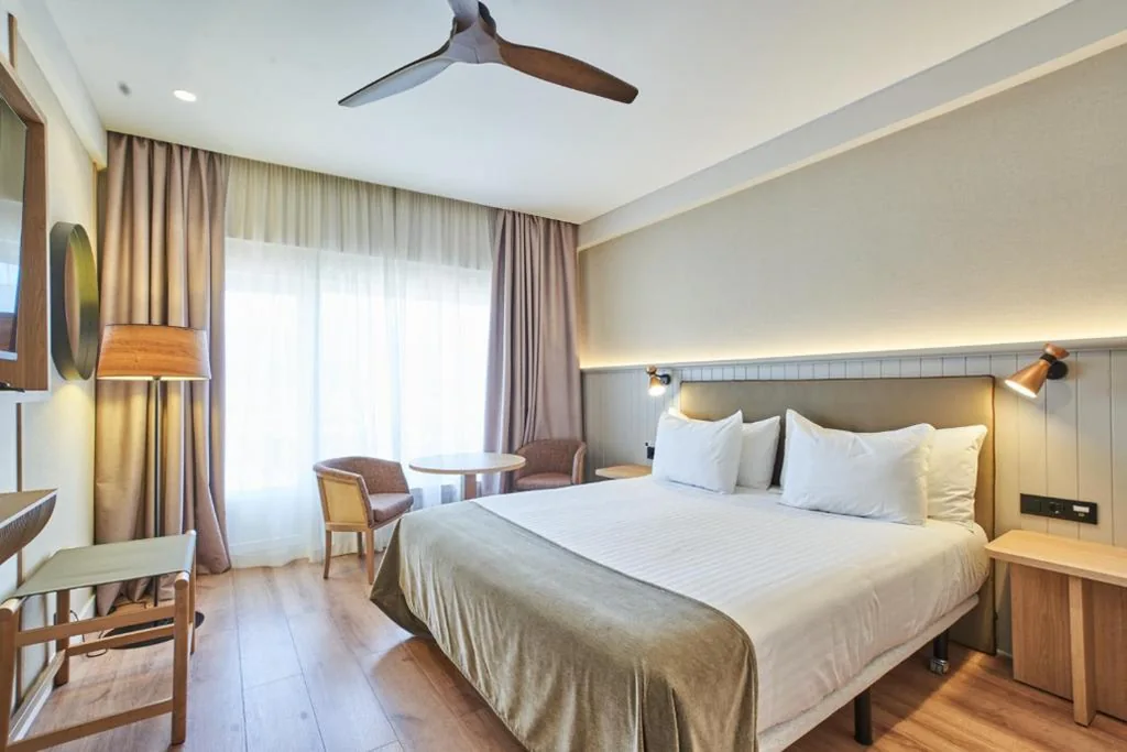 Habitación Superior con balcón — Silken Gran Hotel del Sella