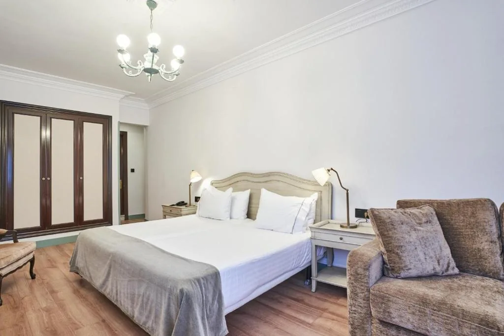 Habitación Triple Clásica — Silken Gran Hotel del Sella