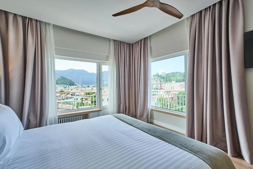 Suite Junior con vistas al mar — Silken Gran Hotel del Sella