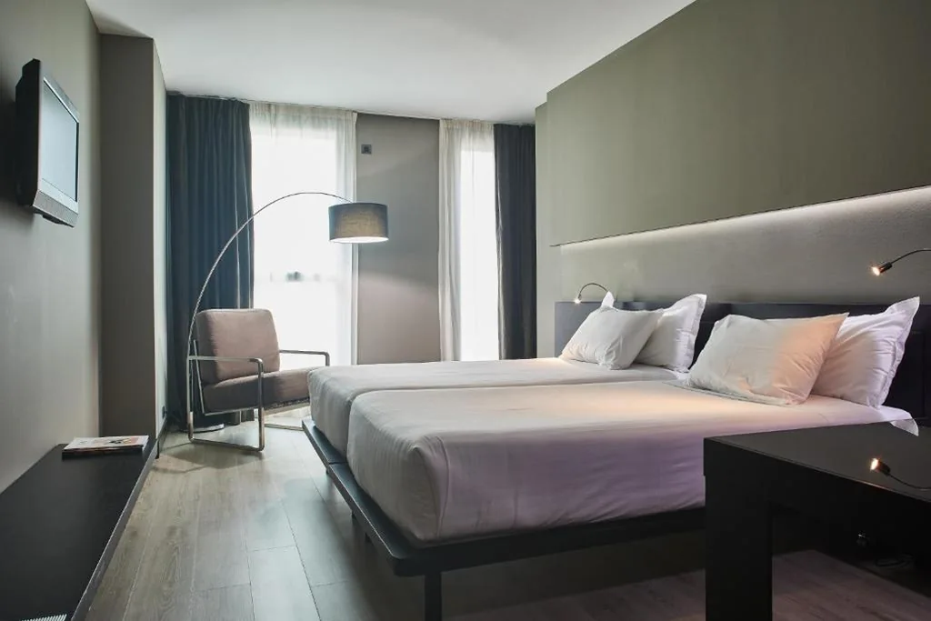 Superior-Zweibettzimmer – 2 Betten — Silken Gran Teatro