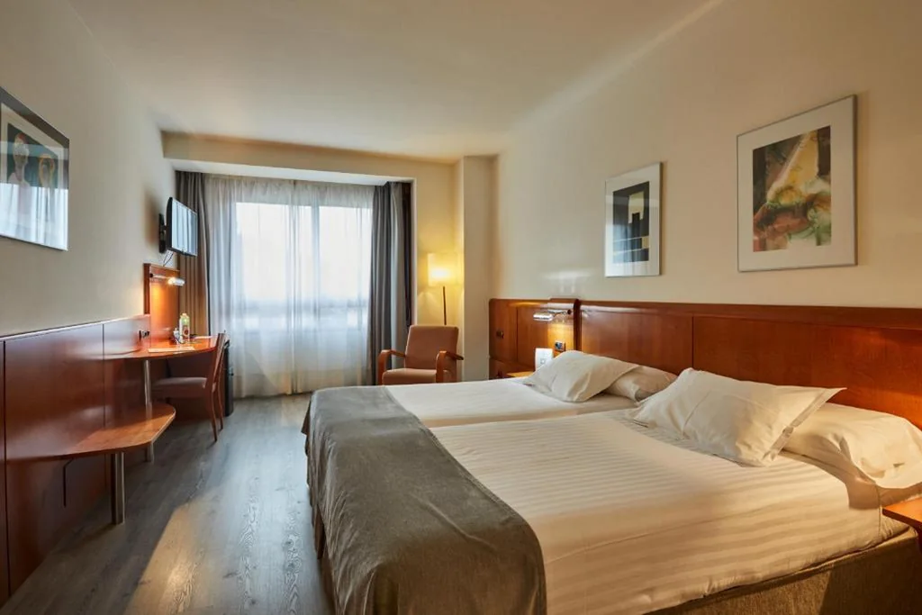 Quarto Duplo - 2 camas — Silken Monumental Naranco