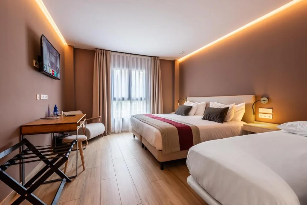 Standard Triple Room — Silken Puerta de Irati