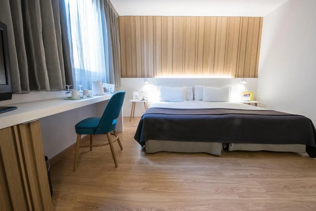 Chambre double standard avec lit d’appoint - 1 ou 2 lits — Silken Ramblas