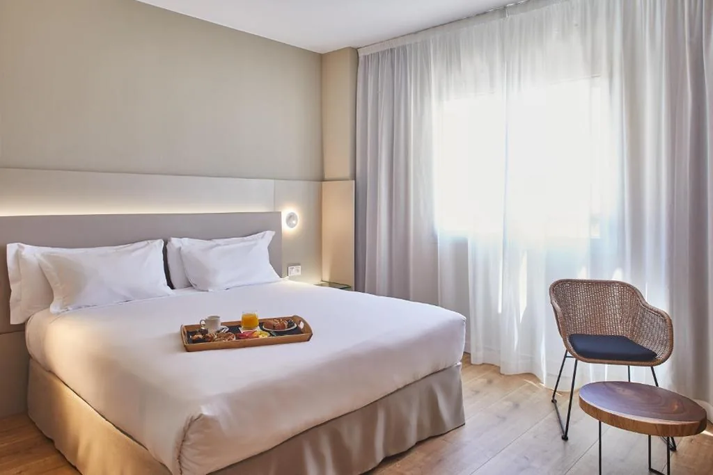 Doppelzimmer mit Parkplatz - 1 oder 2 Betten — Silken Reino de Aragón