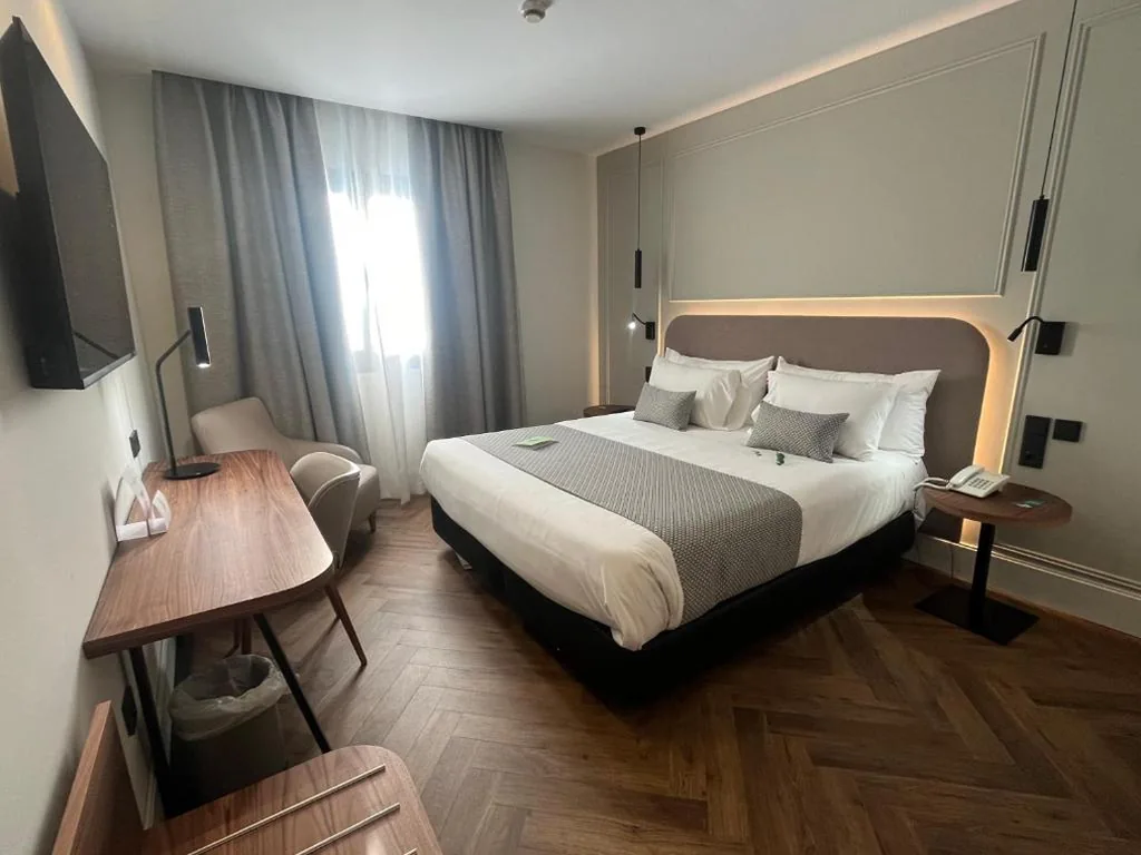 Deluxe kamer — Silken Rona Dalba