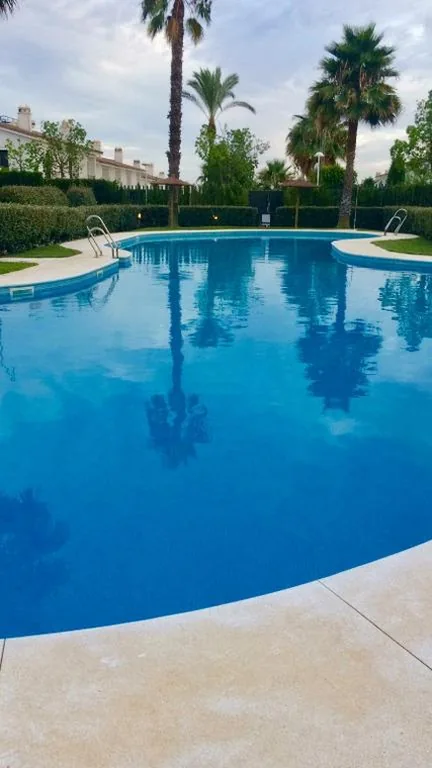 Habitación Individual con vistas a la piscina — Single room in private house el rompido