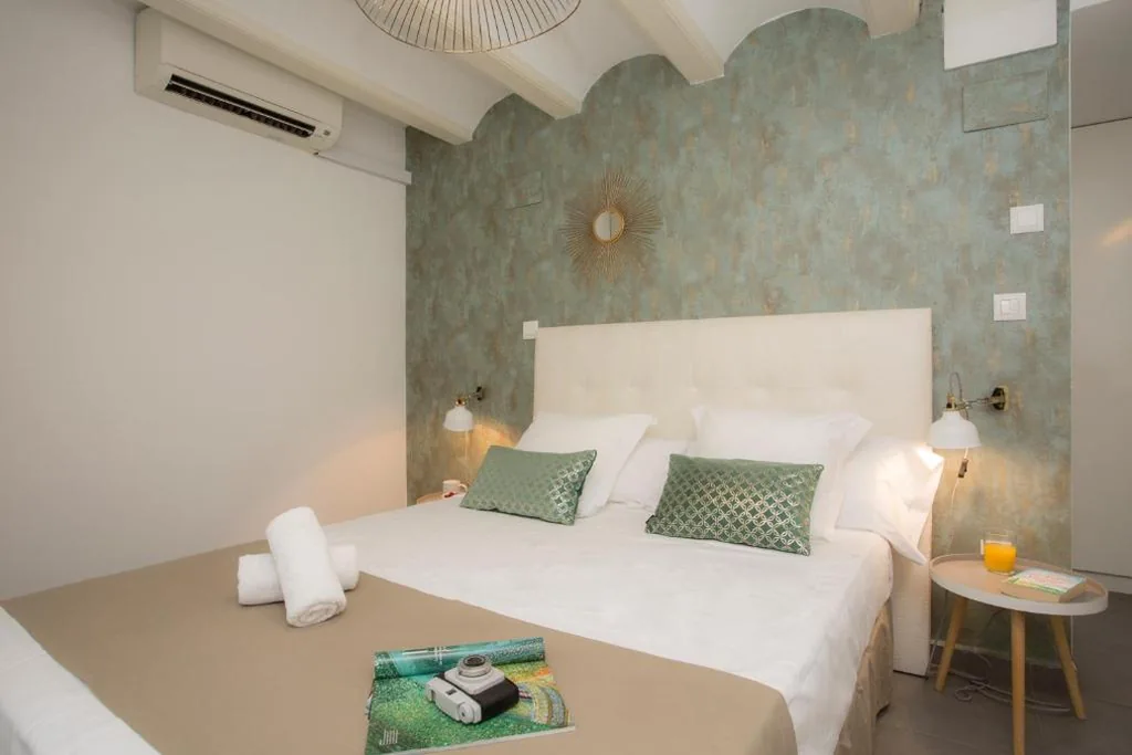 Doppelzimmer — SingularStays Botanico 29 Rooms