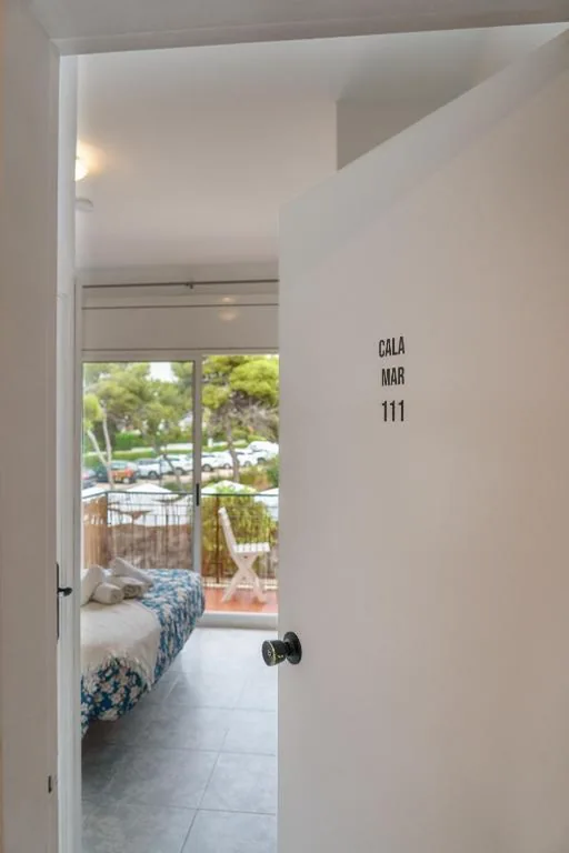 Camera matrimoniale con balcone — Sitges Beach Hostal