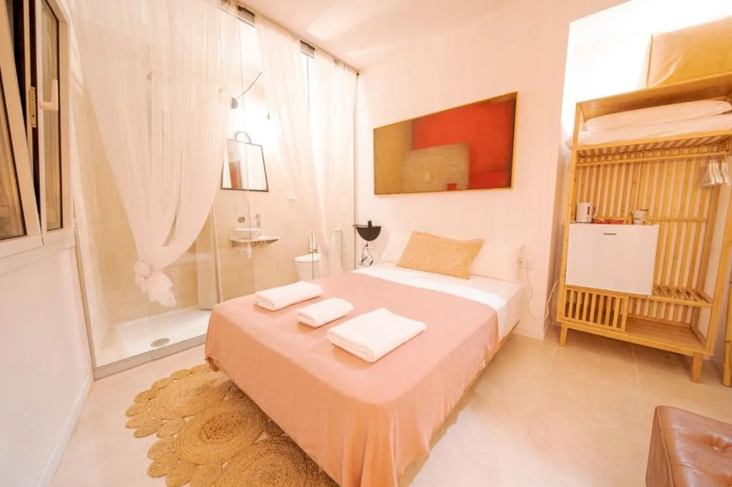 Camera matrimoniale Standard — Sitges Beach Hostal