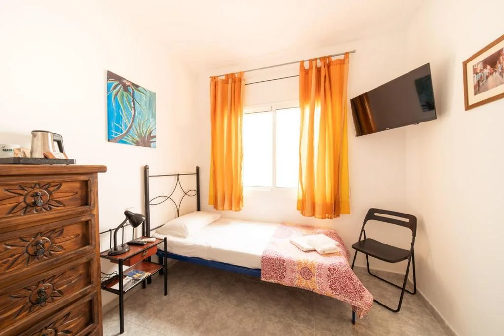 Camera singola Standard — Sitges Beach Hostal