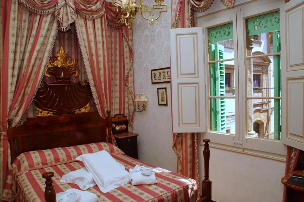 Habitación Doble de lujo — Sitges Royal Rooms
