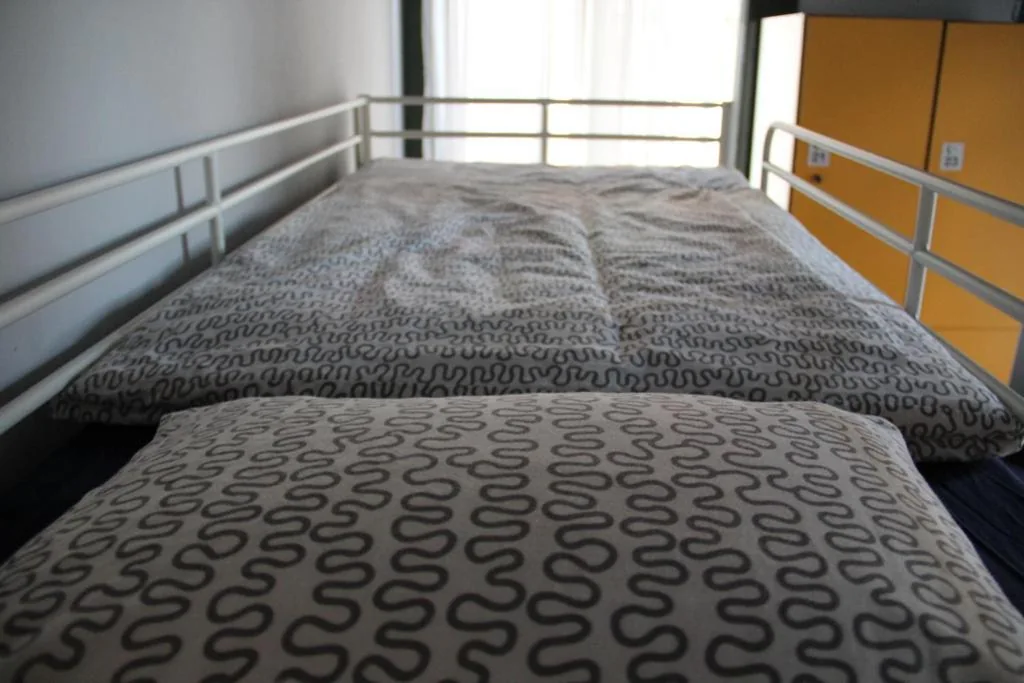 Litera en habitación compartida mixta de 4 camas — Sleep Green - Certified Eco Youth Hostel
