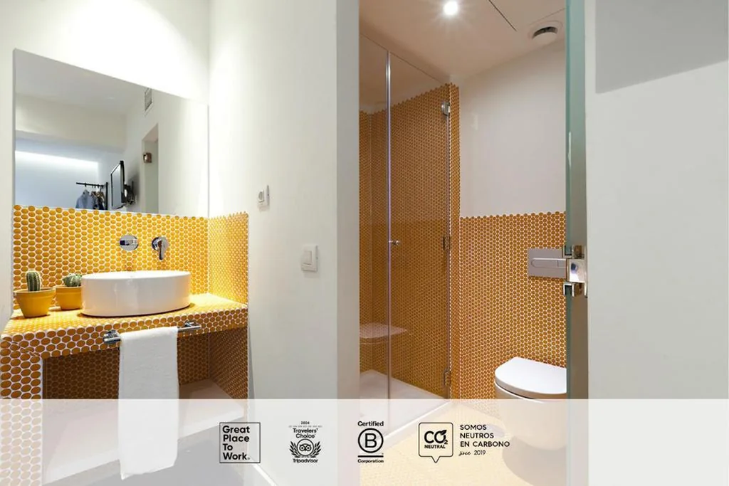 Habitación Doble Pequeña — SLEEP'N Atocha - B Corp Certified