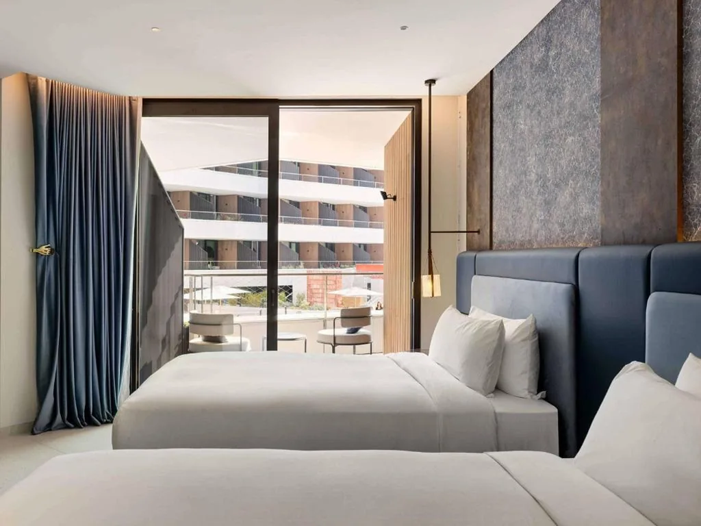 Barrierefreies Doppelzimmer für Personen mit eingeschränkter Mobilität - 2 Betten — SLS Barcelona