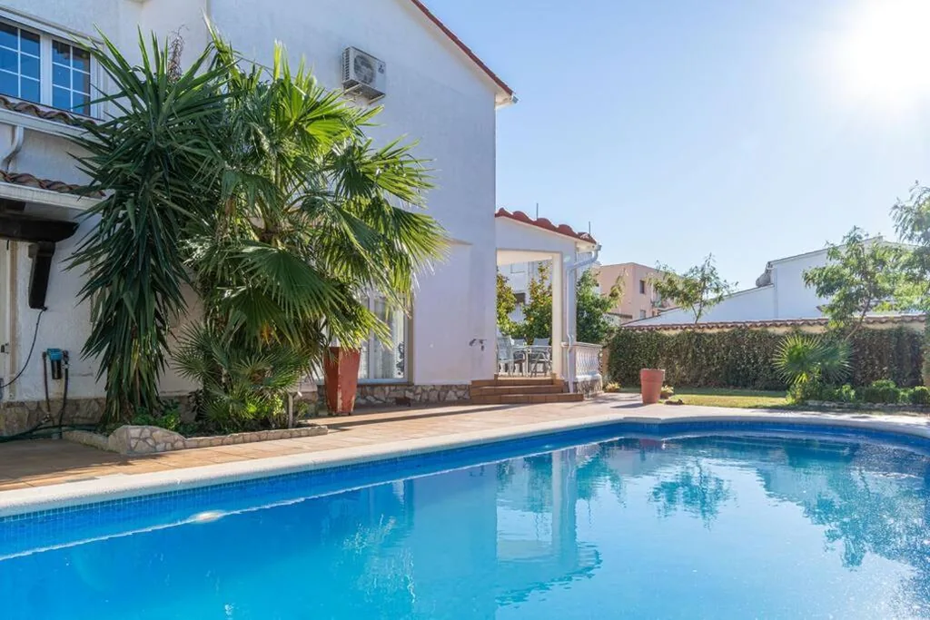 Villa — SM21-Big house in the beach