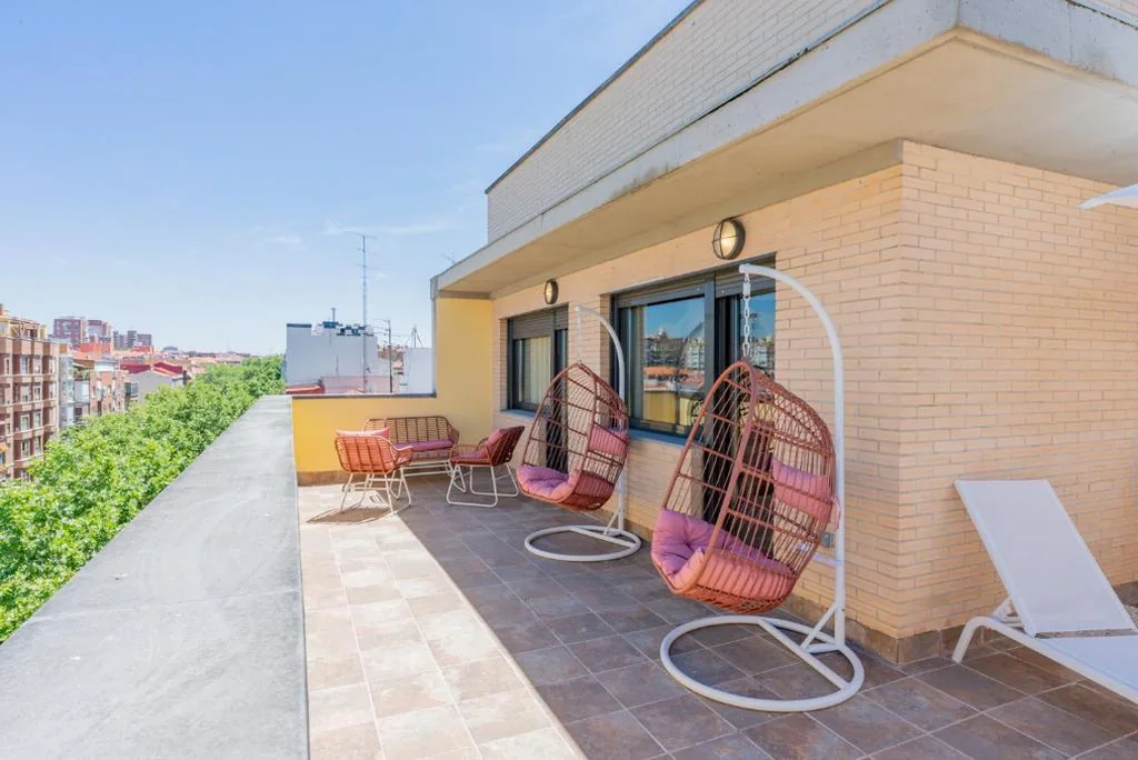Apartamento de 1 dormitorio con terraza — Smartr Madrid Las Ventas