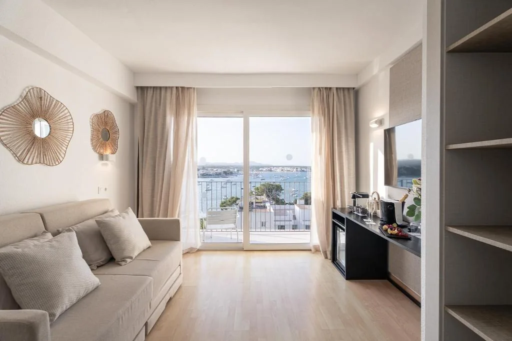 Suite — Smy Portocolom