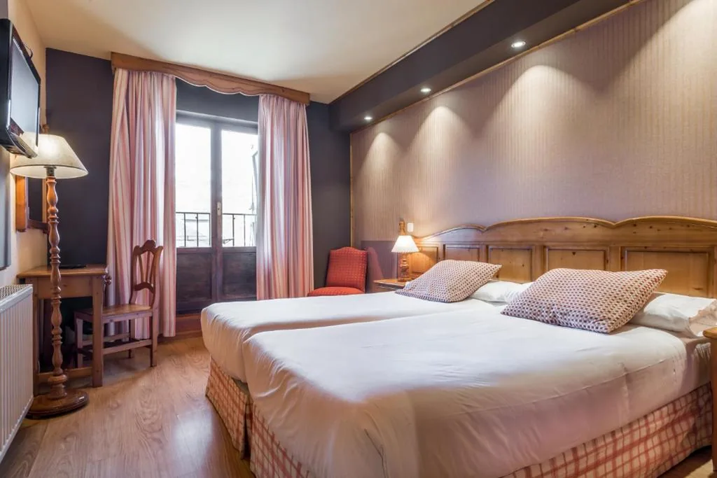 Quarto Duplo Superior — SNÖ Villa de Sallent 3