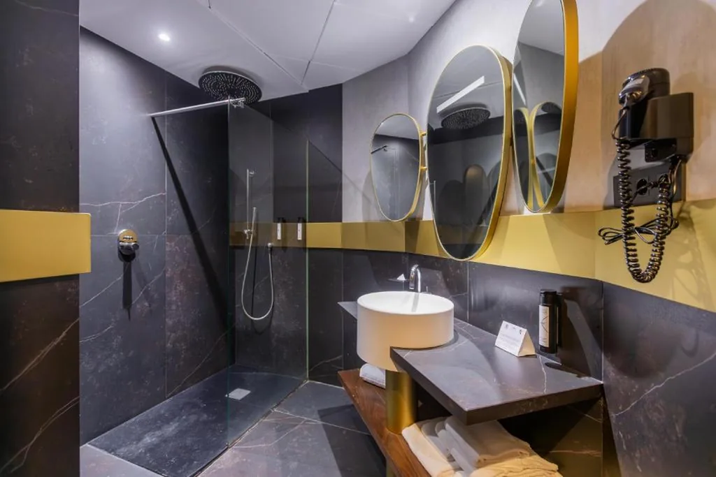 Quarto Triplo — Soho Boutique Granada