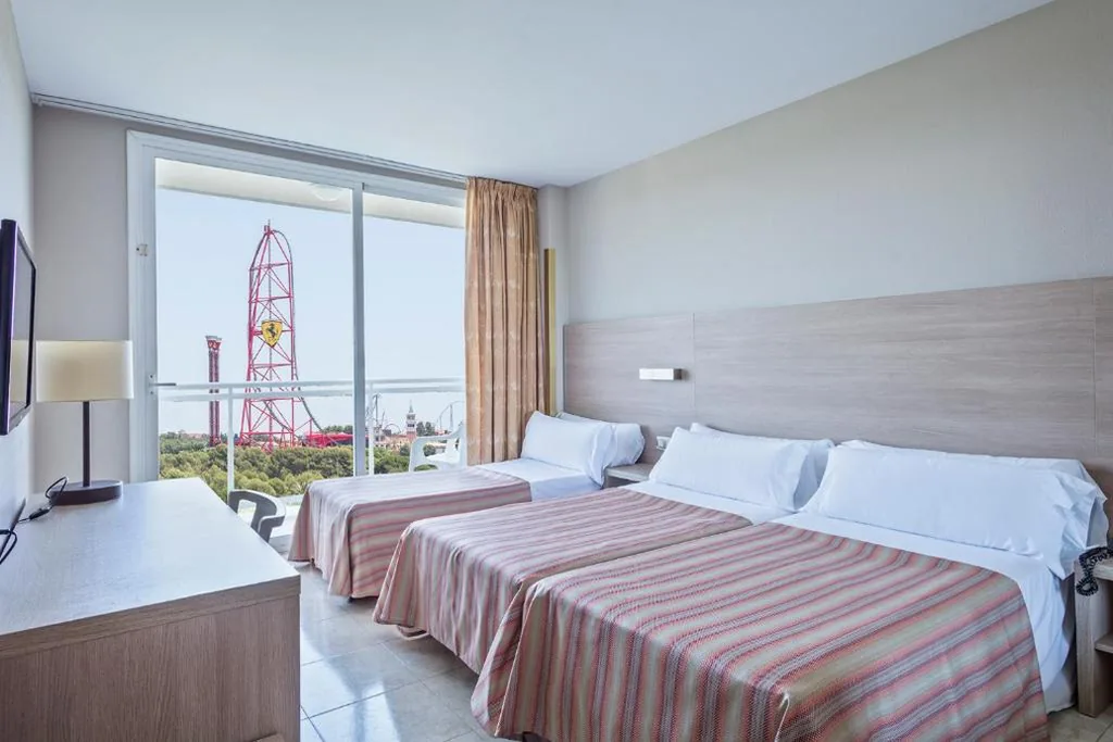 Dreibettzimmer — SOL by Meliá Costa Daurada