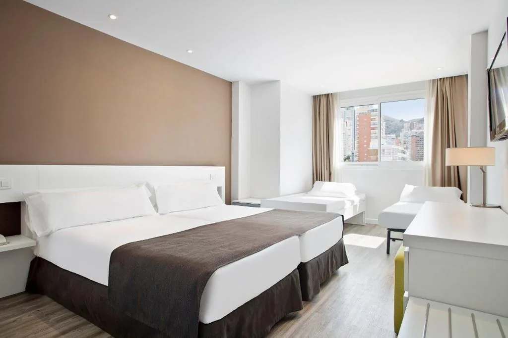 Quarto Familiar — SOL by Meliá Pelícanos Ocas