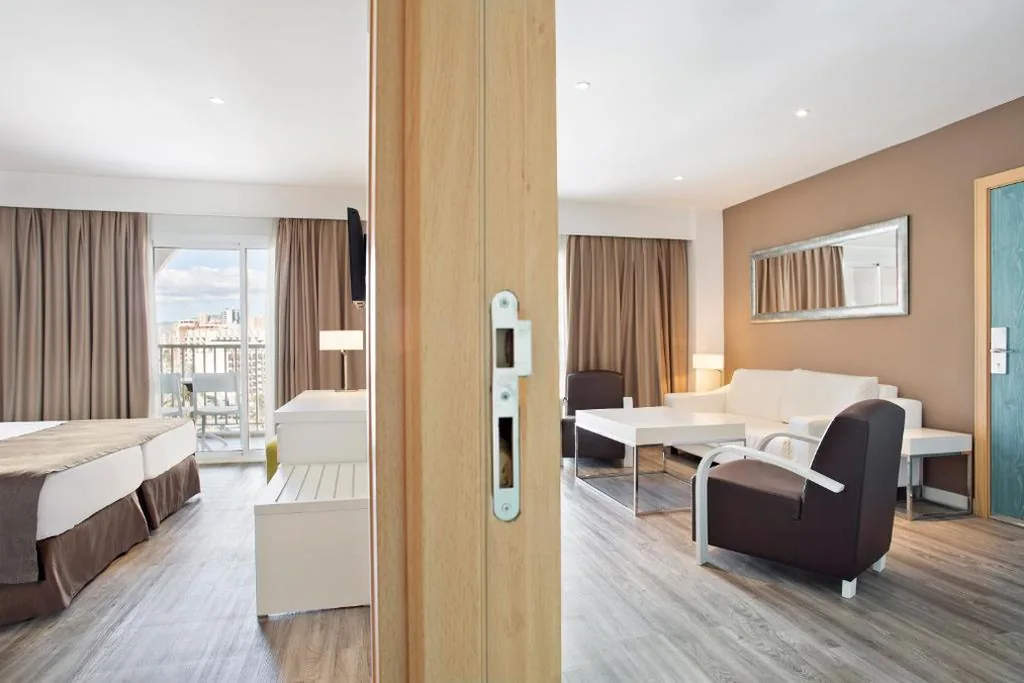 Quarto Familiar Xtra Sol — SOL by Meliá Pelícanos Ocas