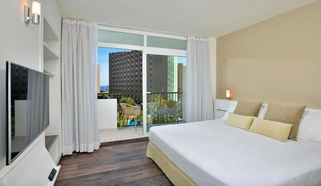 Suite Familiar Sol (2 adultos + 1 niño) — SOL by Meliá Príncipe