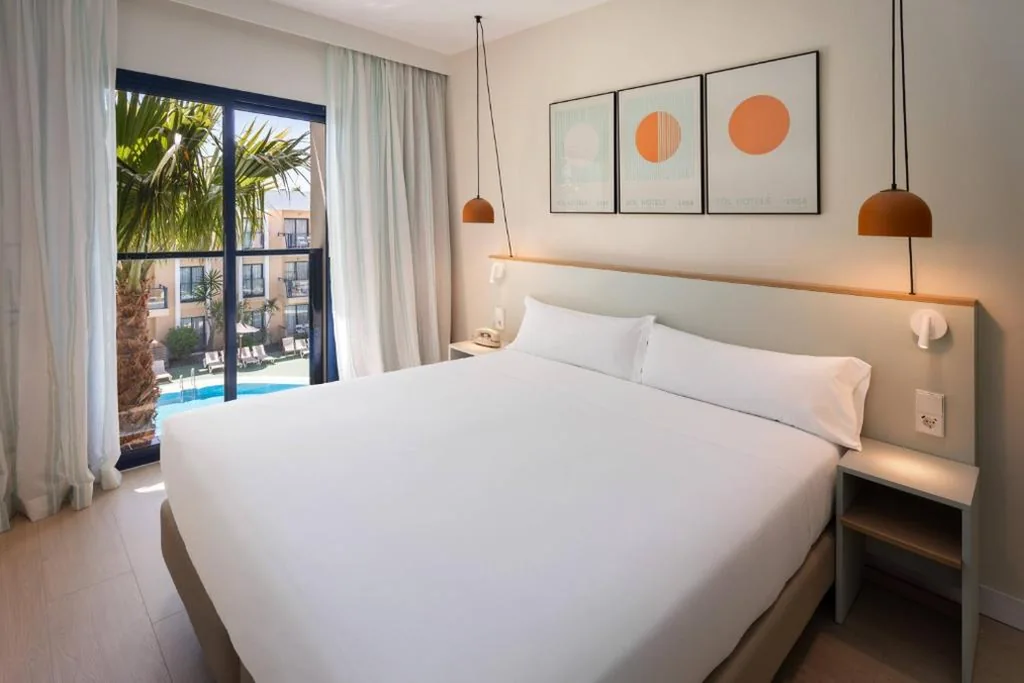 Suite Sol mit Poolblick und Küche — SOL by Meliá Sancti Petri