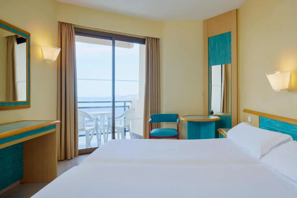 Standardzimmer mit seitlichem Meerblick — SOL by Meliá Tenerife