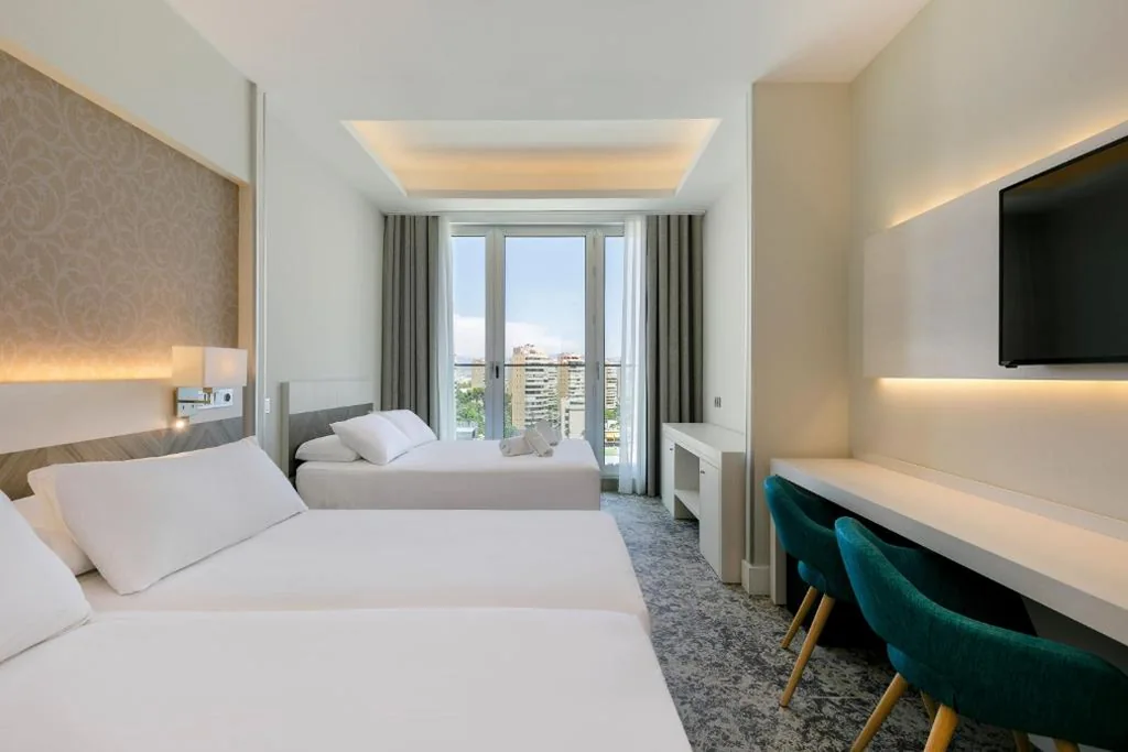 Quarto Familiar (2 adultos e 2 crianças) — SOL by Meliá Torremolinos Don Pablo