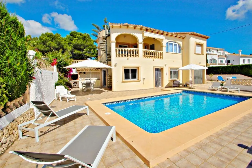 Villa de 2 dormitorios — Sol Mar - sea view holiday home with private pool in Benissa