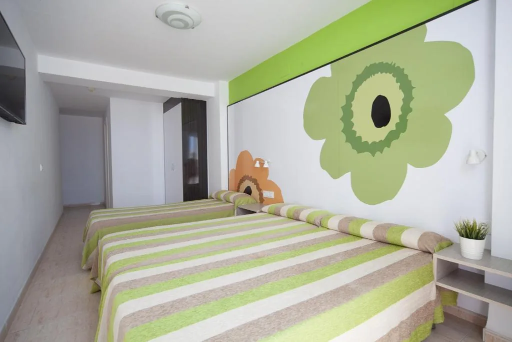 Habitación Triple con vistas al mar — Sol Playa