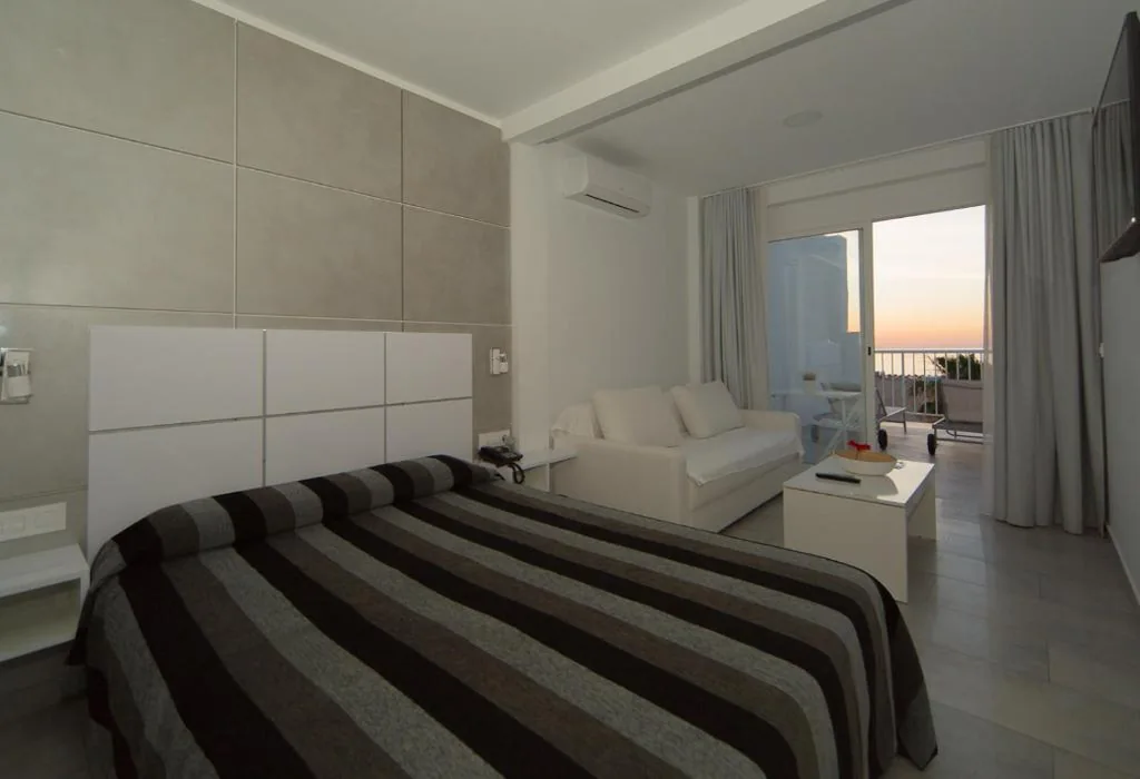 Suite con vistas al mar - Cama extragrande — Sol Playa
