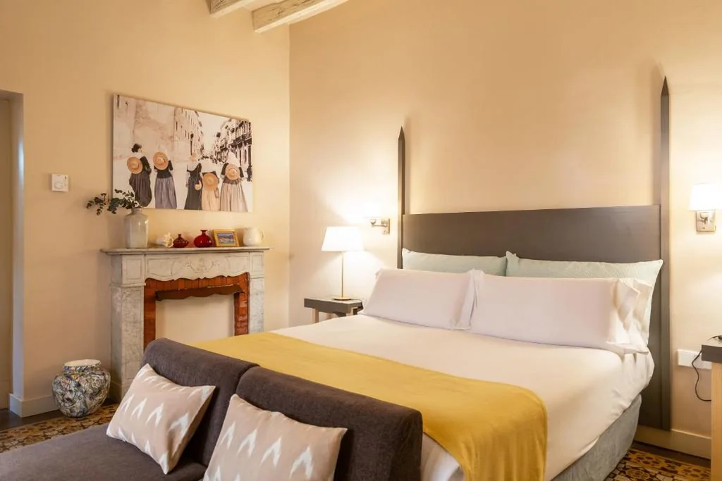 Habitación Doble Deluxe con bañera — SólleRooms