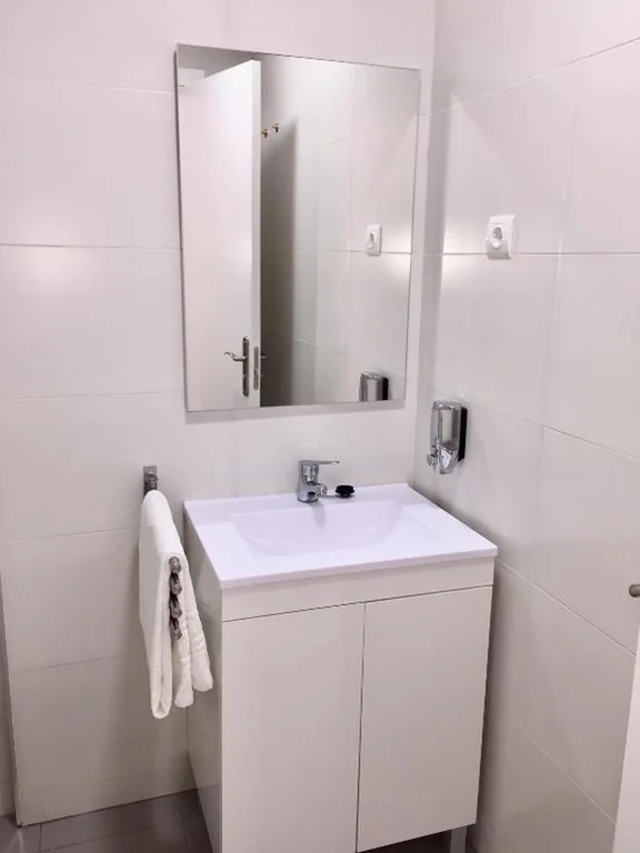 Doppelzimmer mit eigenem Bad — SolRoom (plz. La Nogalera)