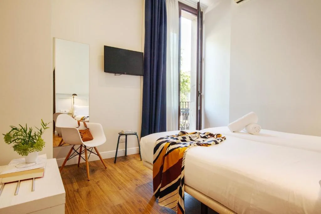 Habitación Doble con balcón - 2 camas — Som Nit Born
