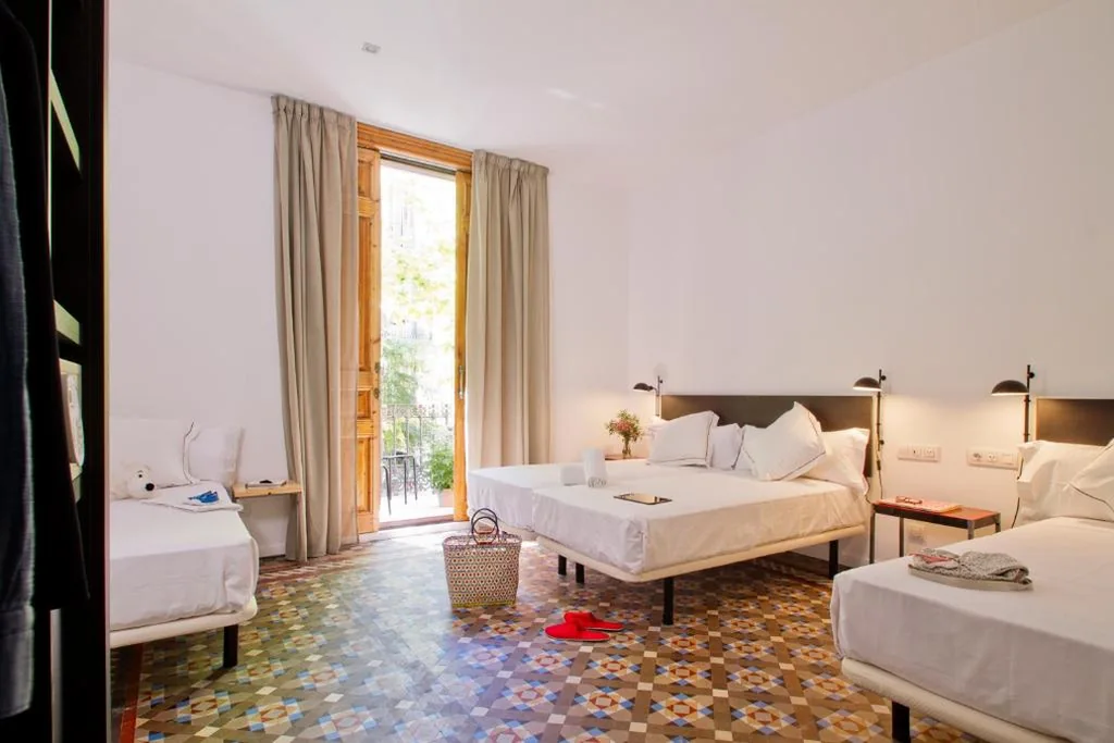 Habitación Familiar con balcón — Som Nit Triomf
