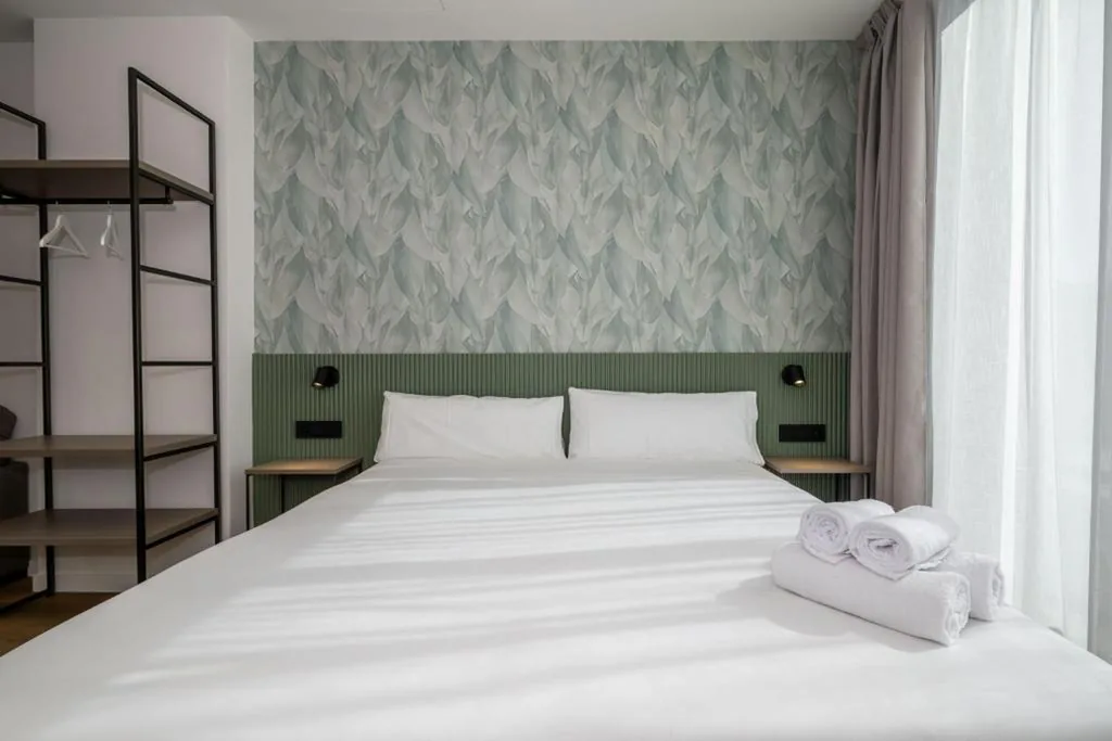Quarto Duplo Deluxe — SÖMN Donostia