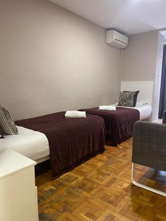 Habitación Doble con baño compartido - 2 camas — Somnio Hostels
