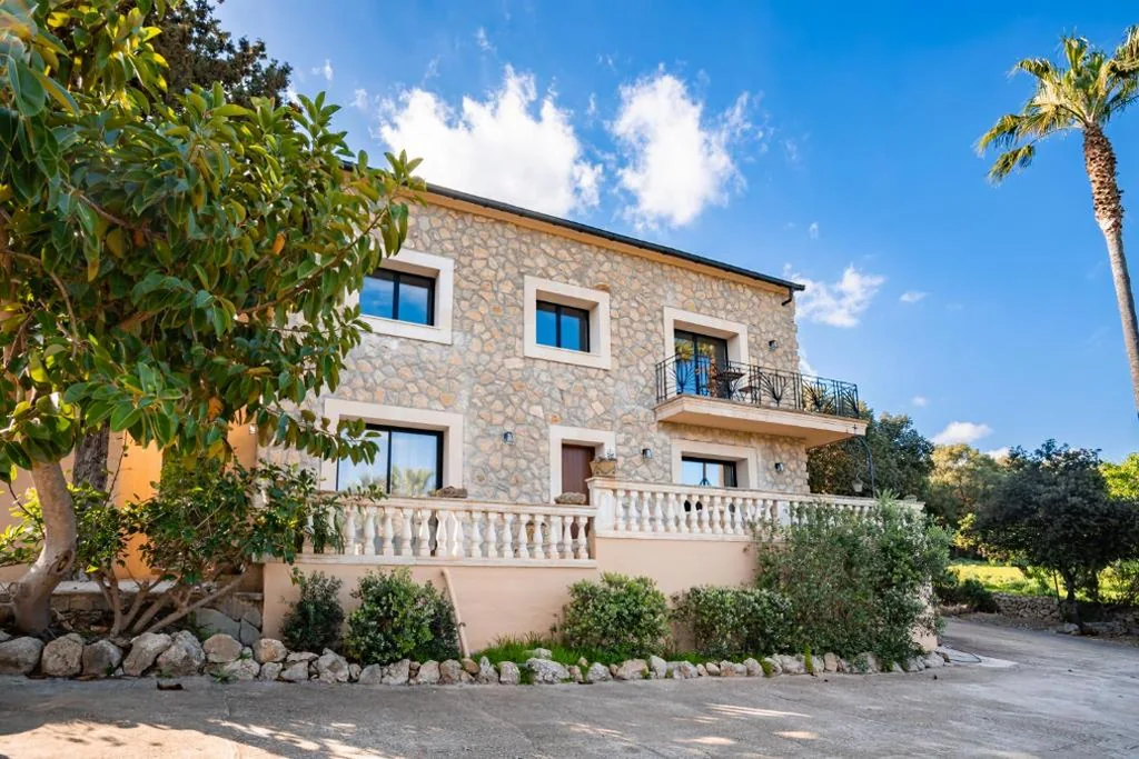 Villa con piscina privada — Son Simo D'alt