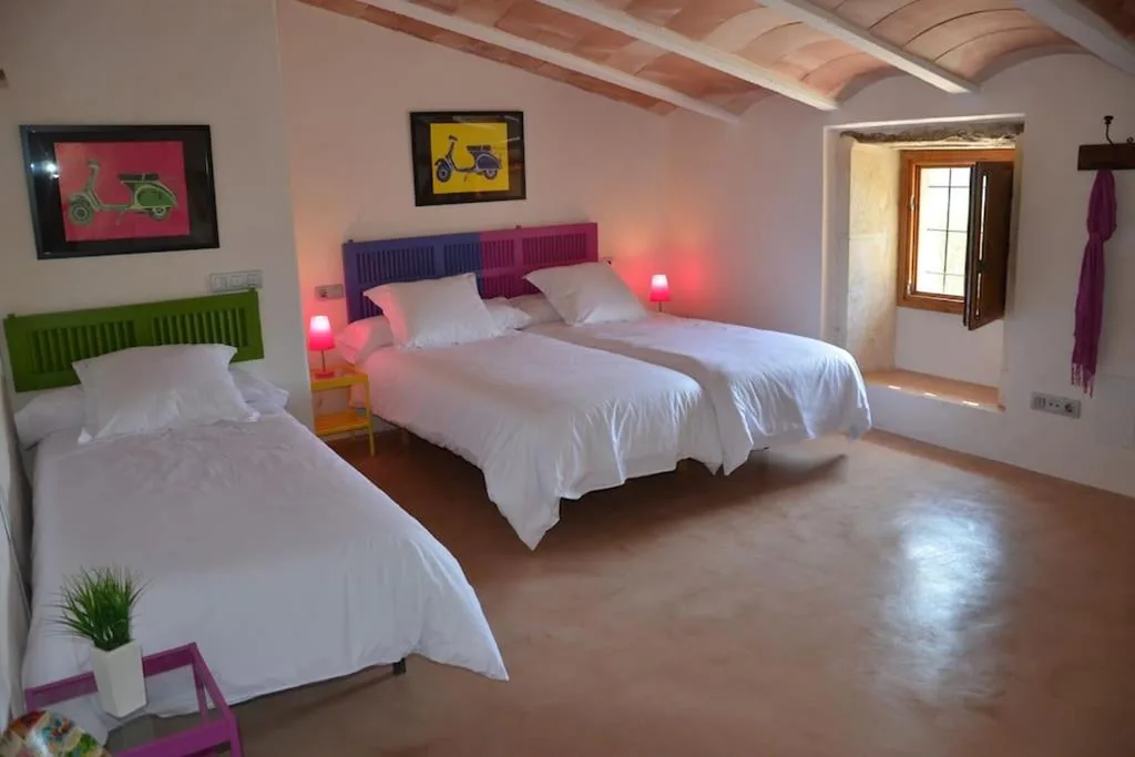 Son Vell. Mallorca. Casa amb piscina ecològica.