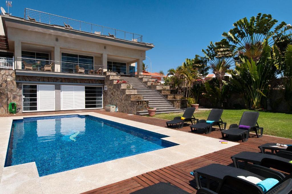 Sonnenland House for 12 by VillaGranCanaria