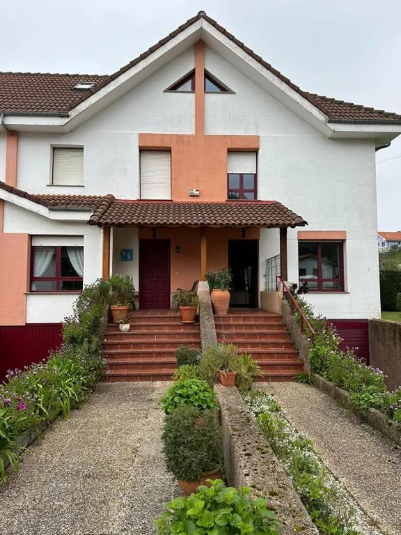 Casa com 3 quartos — SOPIEDRA II