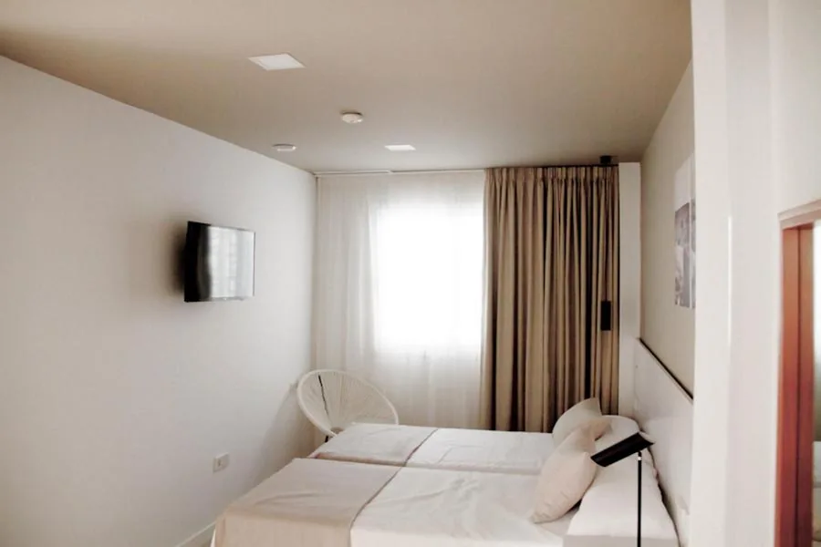 Camera doppia accessibile alle persone con mobilità ridotta — Sosiego Hostal de Mar